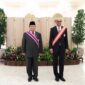 Menteri Pertahanan (Menhan) RI Prabowo Subianto menerima penghargaan Darjah Utama Bakti Cemerlang (Tentera). (Dok. Tim Media Prabowo Subianto)