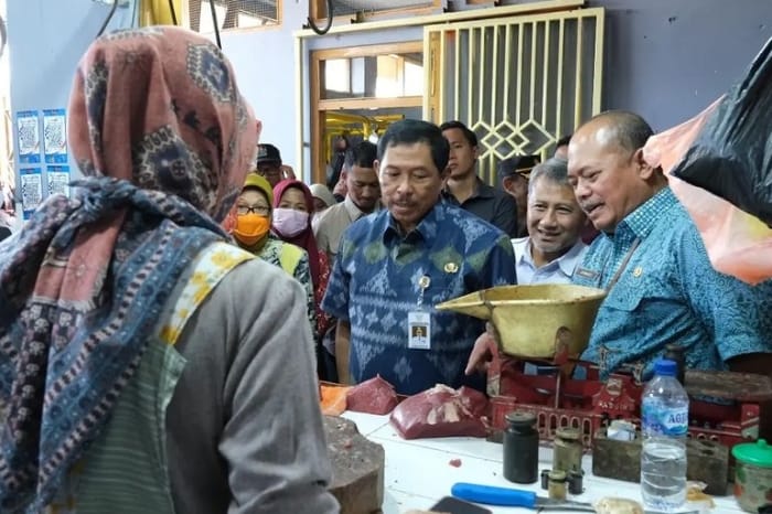 Pj Gubernur Jawa Tengah Nana Sudjana. (Instagram.com/@pemkabtmg)